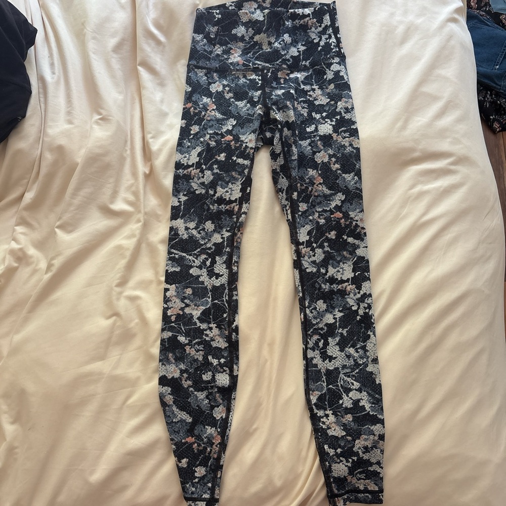 Lululemon leggings size 4